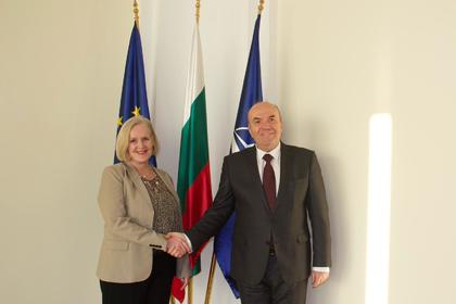 Министър Николай Милков прие посланика на Швеция Катарина Рангнит